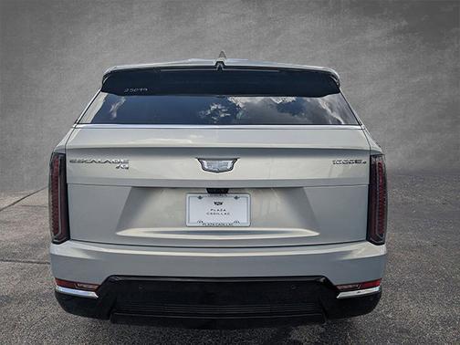 2025 Cadillac Escalade IQ Luxury 2