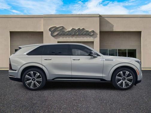 2025 Cadillac Escalade IQ Luxury 2