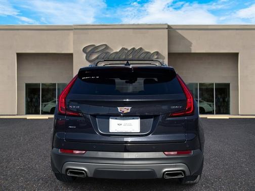 2022 Cadillac XT4 Premium Luxury