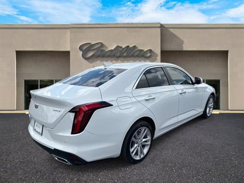 2023 Cadillac CT4 Luxury