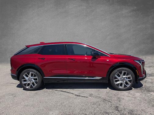 2025 Cadillac OPTIQ Luxury