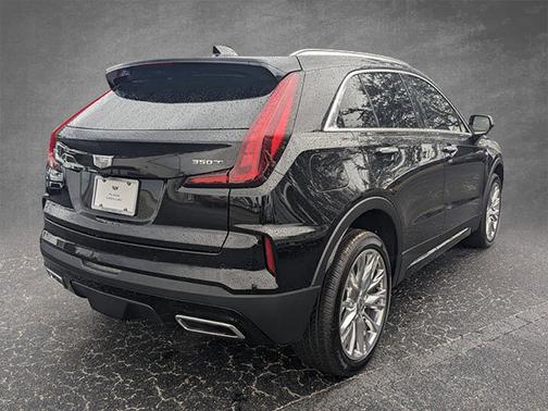 2025 Cadillac XT4 FWD Premium Luxury