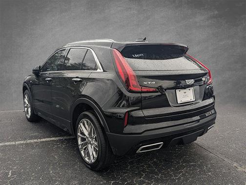2025 Cadillac XT4 FWD Premium Luxury