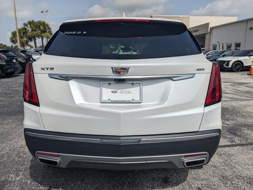2022 Cadillac XT5 FWD Premium Luxury
