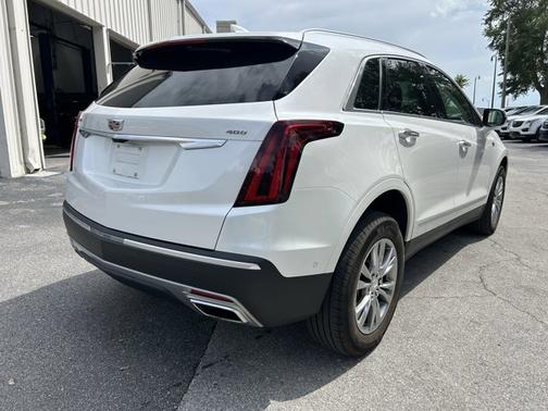2022 Cadillac XT5 FWD Premium Luxury