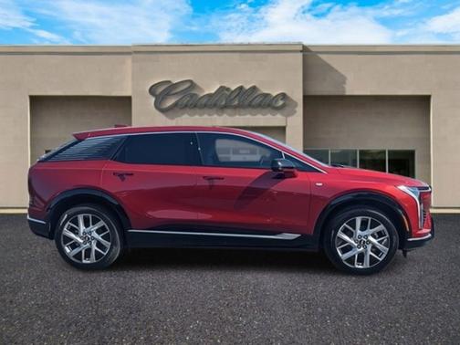 2025 Cadillac OPTIQ Luxury 2 AWD