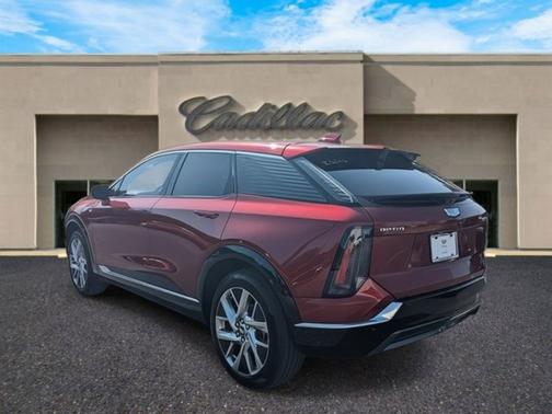 2025 Cadillac OPTIQ Luxury 2 AWD