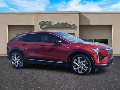 2025 Cadillac OPTIQ Luxury 2 AWD