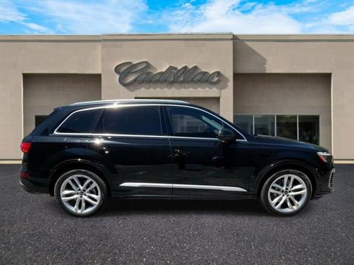 2025 Audi Q7 55 Premium Plus