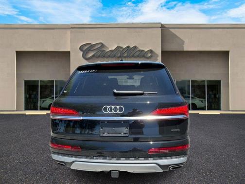 Mythos Black Metallic 2025 Audi Q7 55 Premium Plus