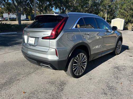 2024 Cadillac XT4 Premium Luxury
