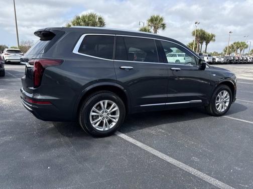 Wilder Metallic 2023 Cadillac XT6 Luxury FWD