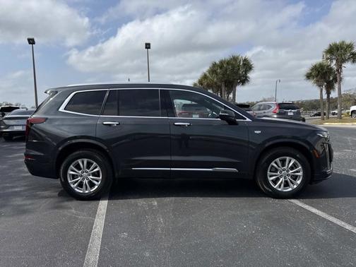 Wilder Metallic 2023 Cadillac XT6 Luxury FWD