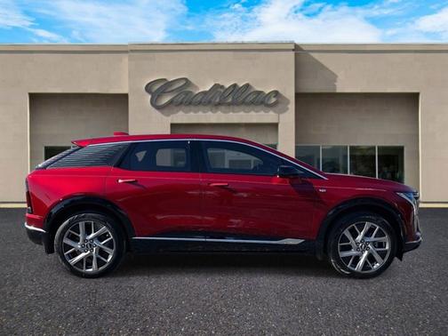 2026 Cadillac OPTIQ Premium Luxury