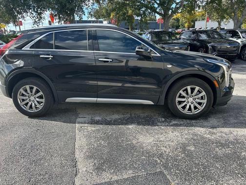 2021 Cadillac XT4 Premium Luxury