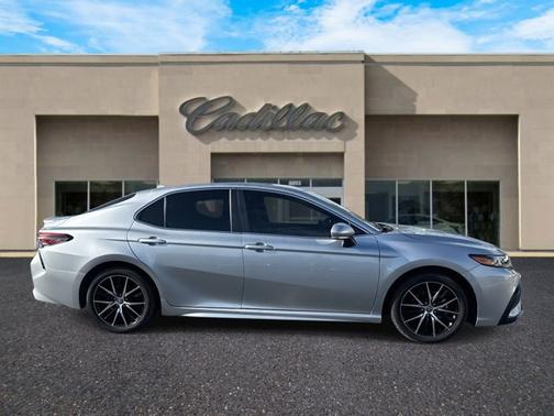 2024 Toyota Camry Hybrid SE