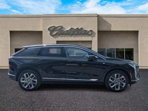 2025 Cadillac OPTIQ Luxury 1 AWD