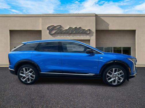 2025 Cadillac OPTIQ Luxury 1 AWD