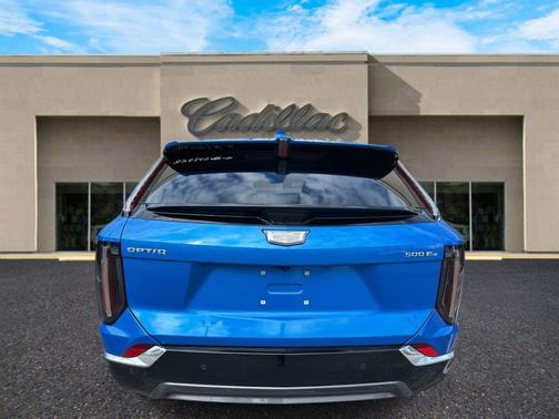 2025 Cadillac OPTIQ Luxury 1 AWD