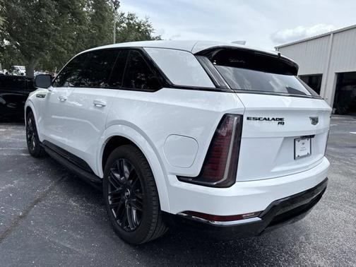 2025 Cadillac Escalade IQ Sport 2