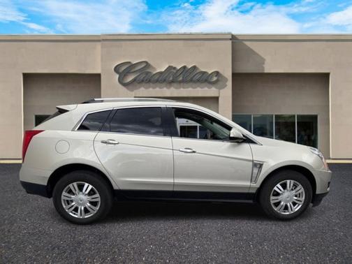 Silver Coast Metallic 2013 Cadillac SRX Luxury Collection