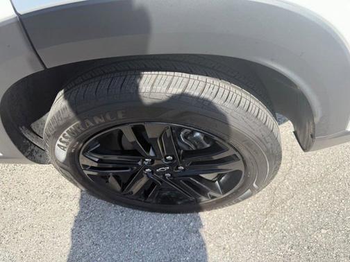 Summit White 2025 Chevrolet Trax FWD ACTIV