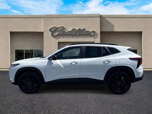 Summit White 2025 Chevrolet Trax FWD ACTIV
