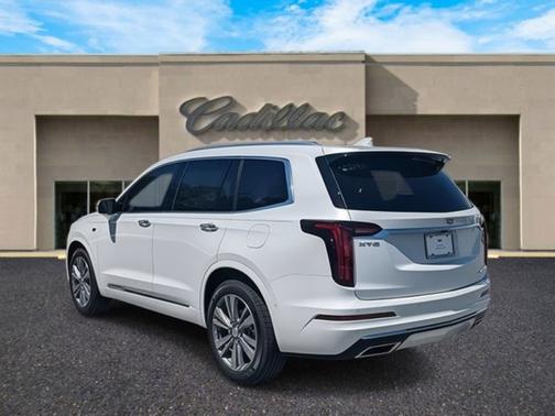 2025 Cadillac XT6 Premium Luxury FWD