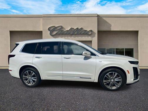 Crystal White Tricoat 2021 Cadillac XT6 Premium Luxury FWD