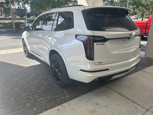 2023 Cadillac XT6 AWD Sport