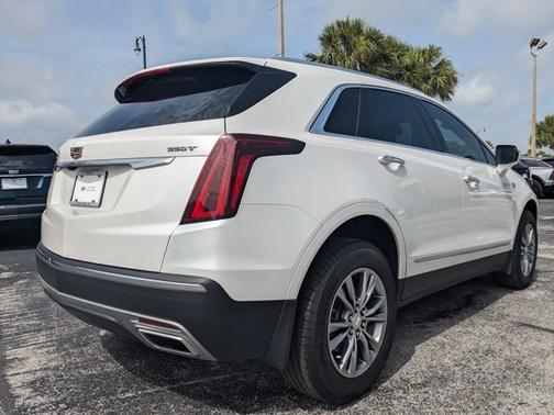 2022 Cadillac XT5 FWD Premium Luxury