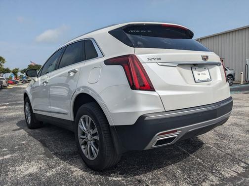 2022 Cadillac XT5 FWD Premium Luxury