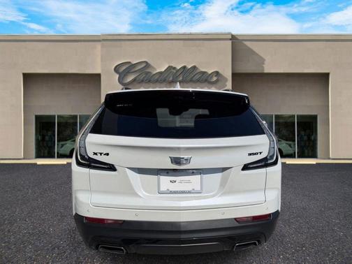 Crystal White Tricoat 2023 Cadillac XT4 Sport