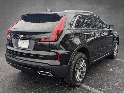2025 Cadillac XT4 FWD Premium Luxury