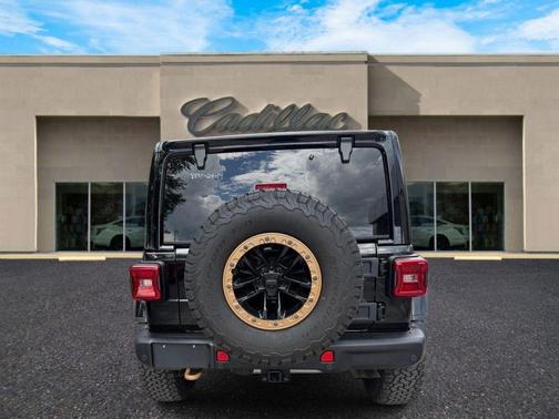 Black Clearcoat 2024 Jeep Wrangler Rubicon 392