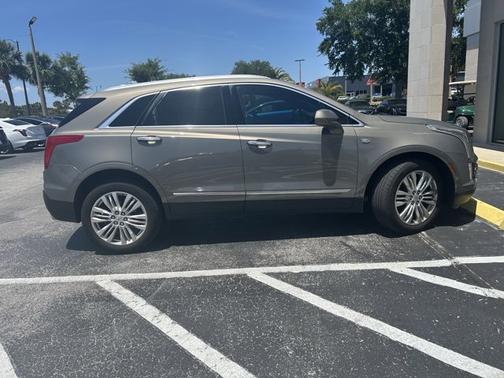 2017 Cadillac XT5 Premium Luxury FWD