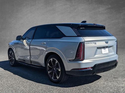2025 Cadillac Escalade IQ Sport 2