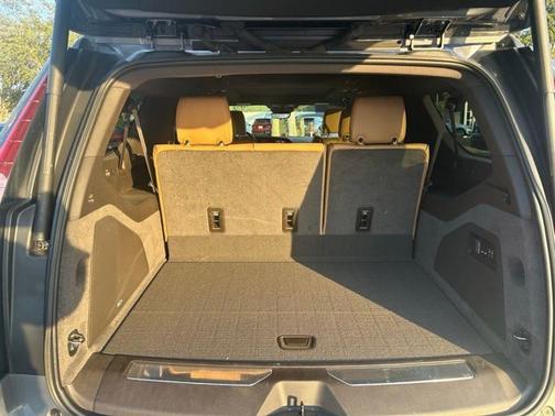 2022 Cadillac Escalade ESV Premium Luxury