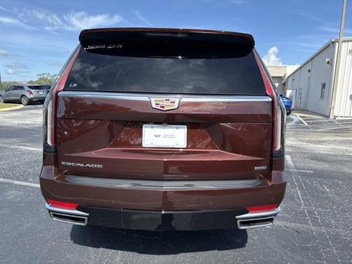 2022 Cadillac Escalade Luxury