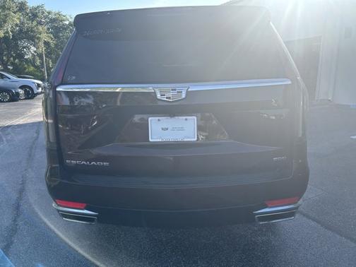2022 Cadillac Escalade Luxury