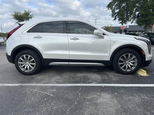 2020 Cadillac XT4 Premium Luxury