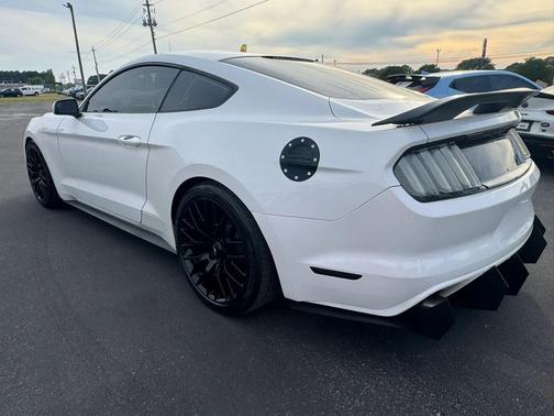 2017 Ford Mustang V6