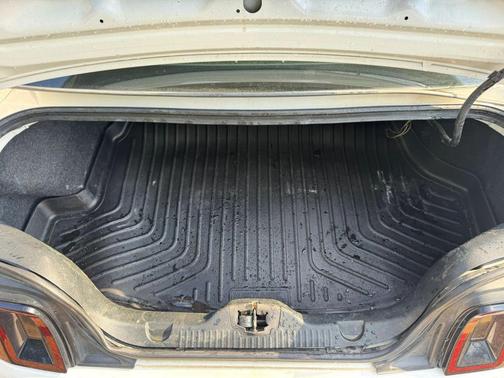 White 2013 Ford Mustang Boss 302