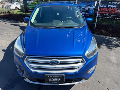 Lightning Blue Metallic 2019 Ford Escape SE