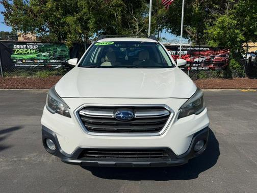 Crystal White Pearl 2019 Subaru Outback 2.5i Premium