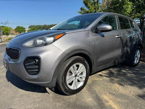 Mineral Silver 2017 Kia Sportage LX