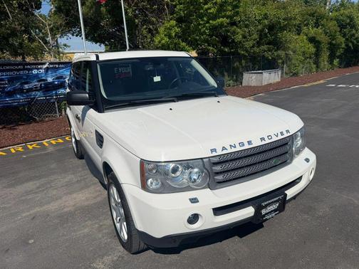White 2009 Land Rover Range Rover Sport HSE