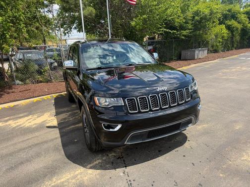 Diamond Black Crystal Pearlcoat 2018 Jeep Grand Cherokee Limited