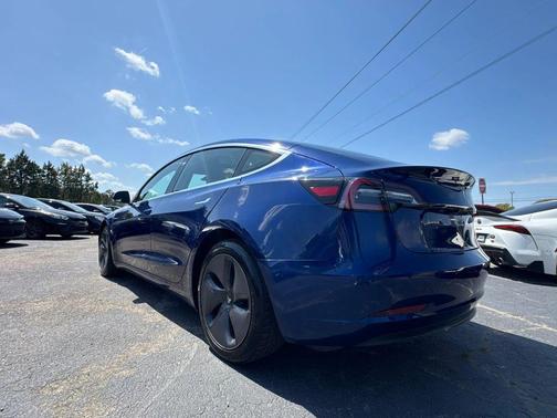 Deep Blue Metallic 2018 Tesla Model 3 Long Range