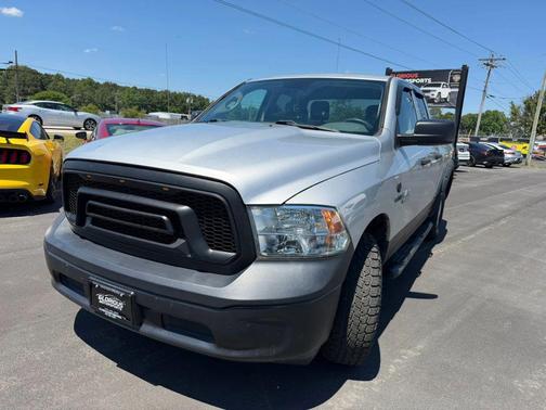 Bright Silver Metallic Clearcoat 2018 RAM 1500 Tradesman